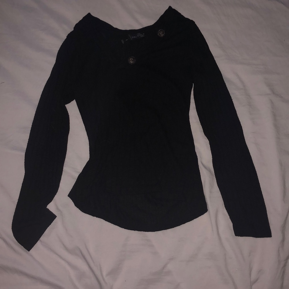 Women’s long sleeved shirt